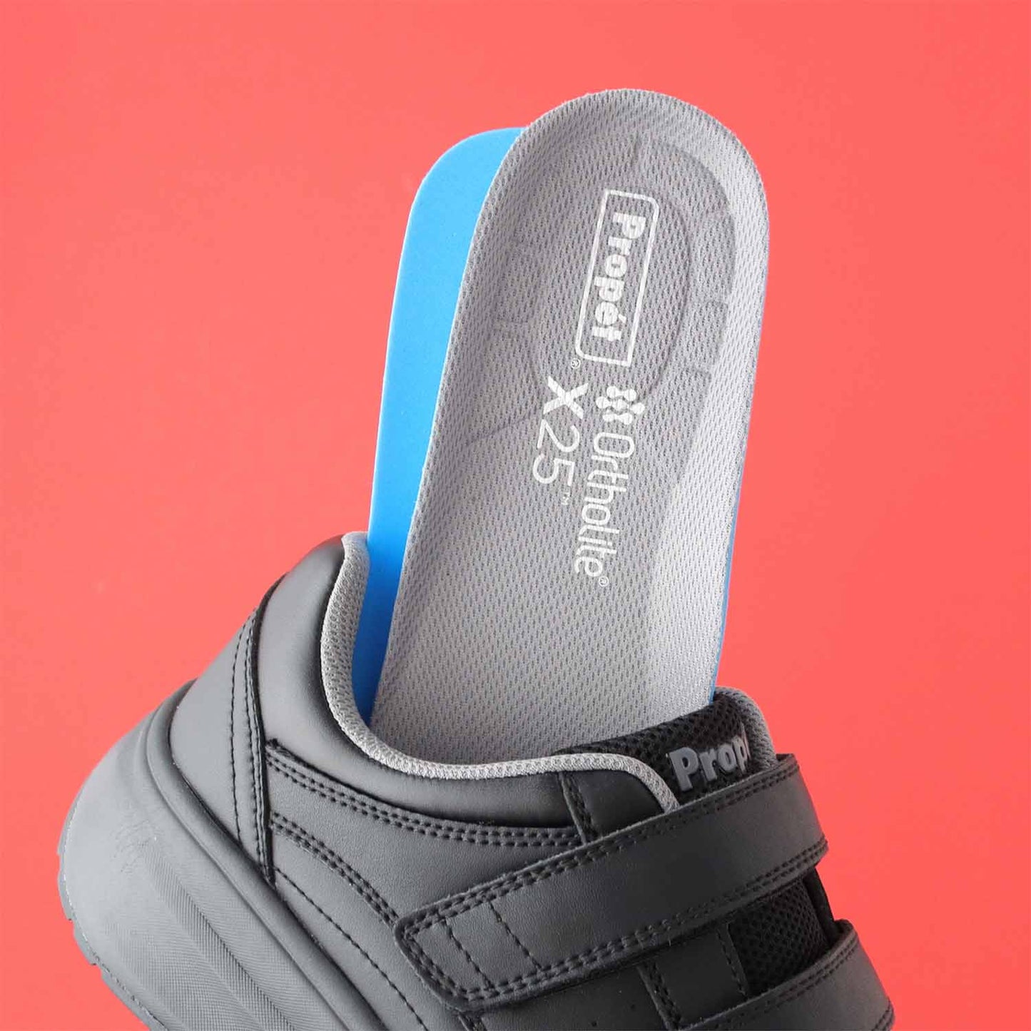 Easy to remove Ortholite® X25 insole and EVA spacer to accommodate custom orthotics