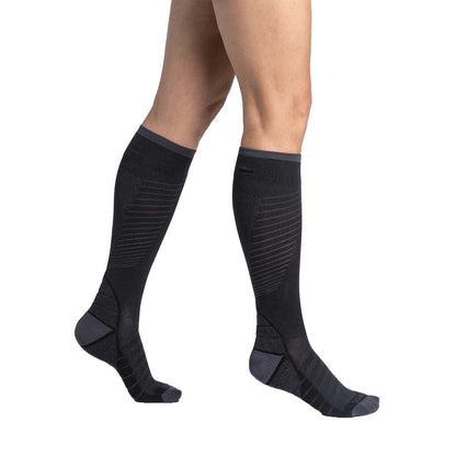 Sigvaris 432 Motion Flow Tech Knee High Socks - 20-30 mmHg   Black