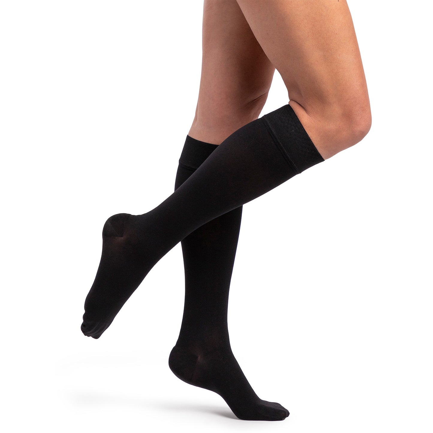 Sigvaris Dynaven 972 Women's Access Closed Toe Knee Highs - 20-30 mmHg Black